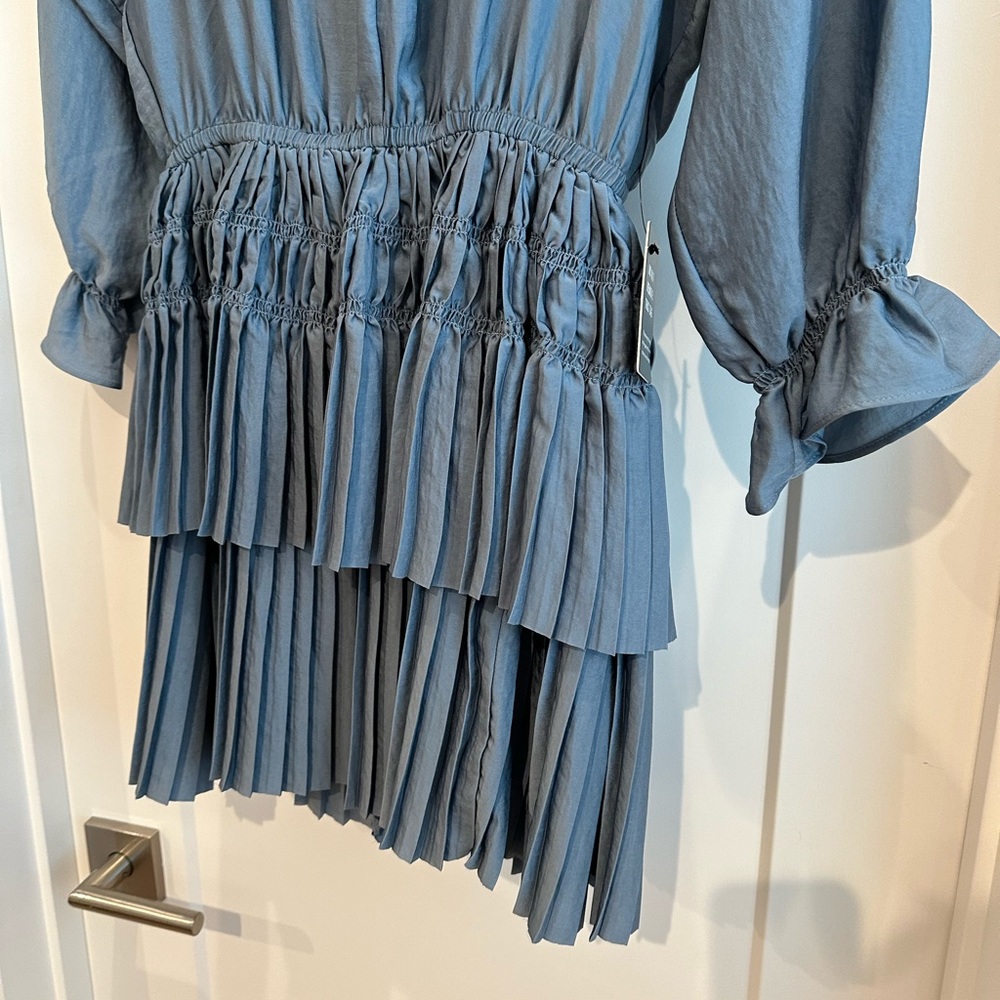 Express dress - Picture 5 of 8